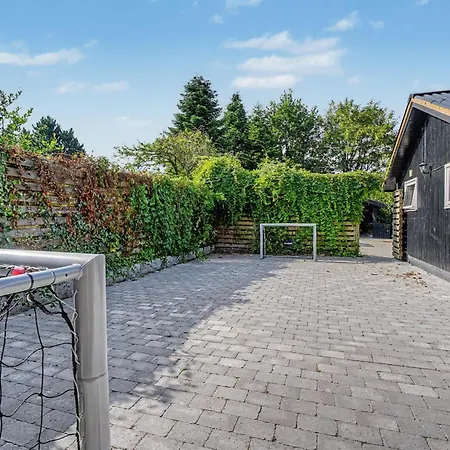 Vakantiehuis Blandina - 500m From The Sea By Interhome *